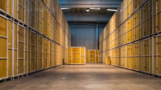 Guardamuebles de muebles en contenedores.